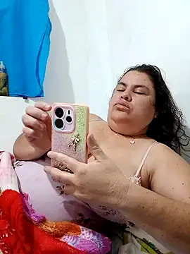 yaneth  online show from November 12, 2025, 10:48 am