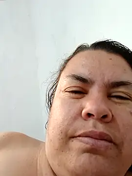 yaneth  online show from December 3, 2025, 12:25 pm