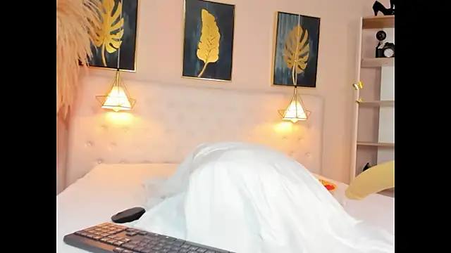 Snapshot of Cinnamon_Star chatting on February 27, 2026, 12:38 pm Cinnamon Star online show from February 27, 2026, 12:38 pm