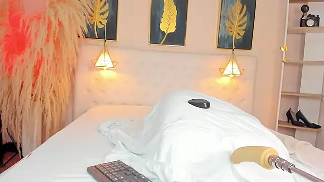 Snapshot of Cinnamon_Star chatting on March 2, 2026, 12:23 pm Cinnamon Star online show from March 2, 2026, 12:23 pm