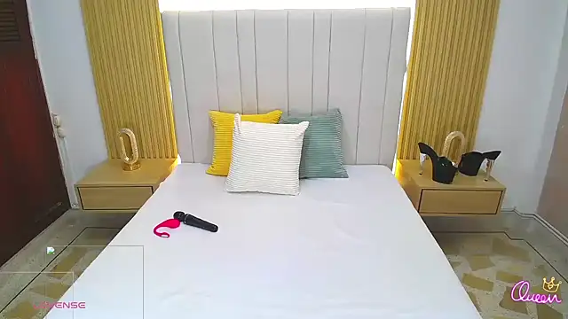 WildScarlet online show from February 14, 2026, 1:08 pm