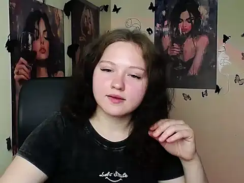 LadyAlice  online show from June 4, 2026, 6:19 am