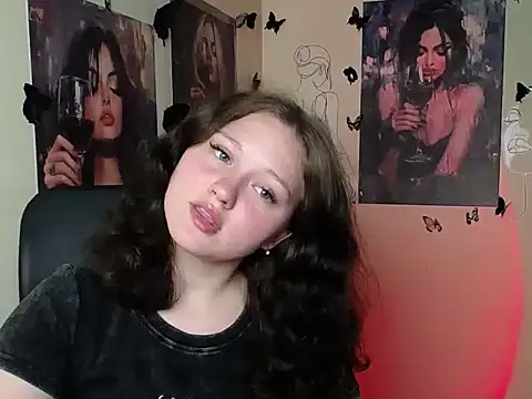 LadyAlice  online show from June 8, 2026, 6:30 pm