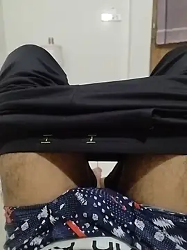 dhruve2010 online show from November 3, 2025, 5:25 pm