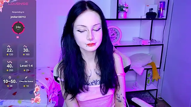 MiaScarlettt online show from November 13, 2025, 7:35 pm