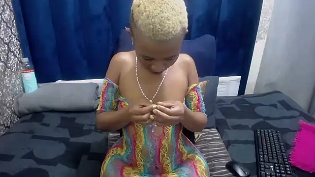 GoldenBigAssCurvy online show from September 18, 2025, 9:17 pm