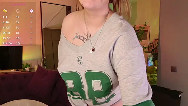 Morvelyn online show from April 12, 2026, 9:53 pm