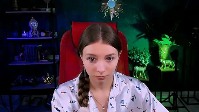 JulieDaniel online show from October 15, 2025, 8:25 am