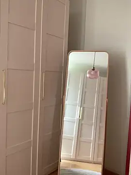 chloedlm5 online show from April 1, 2026, 8:48 am