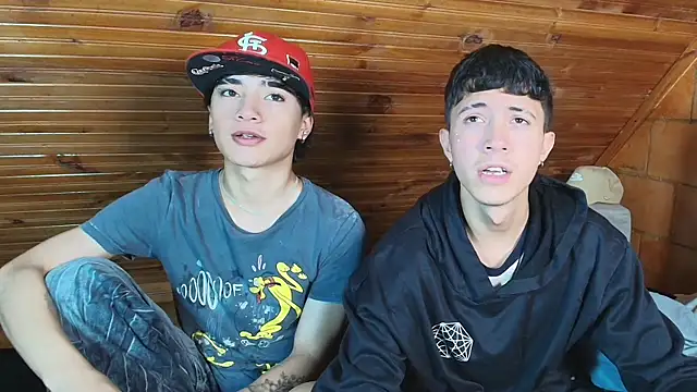 Snapshot of Thiago_Divine_ chatting on November 3, 2025, 8:32 pm Thiago Divine  online show from November 3, 2025, 8:32 pm