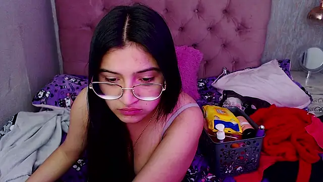 laurenelove online show from September 10, 2025, 2:11 am