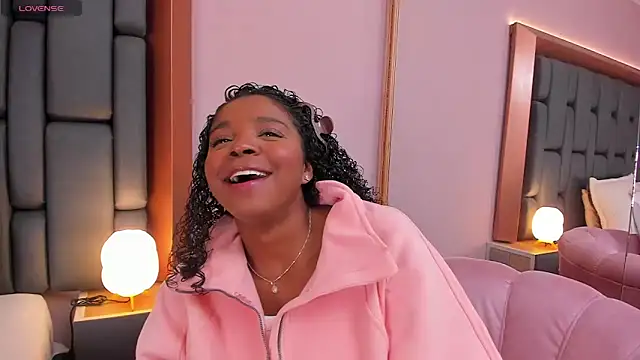 LisaMendez online show from February 24, 2026, 4:21 am