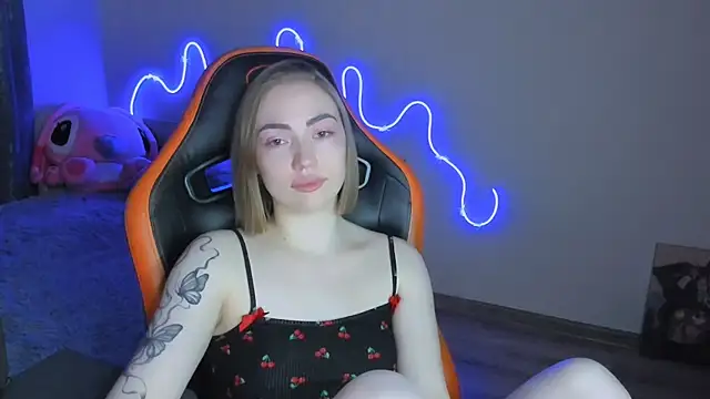 LaraKrein lk online show from April 13, 2026, 1:00 am