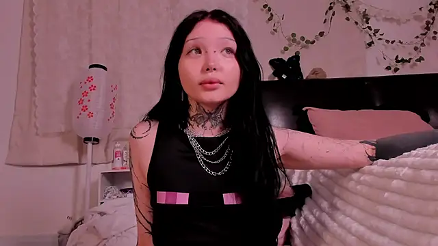 Lein Bone online show from October 9, 2025, 9:02 pm