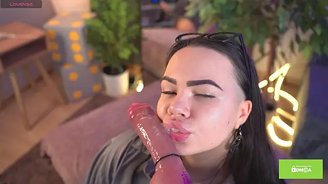 bllowwoww online show from November 30, 2025, 8:18 am