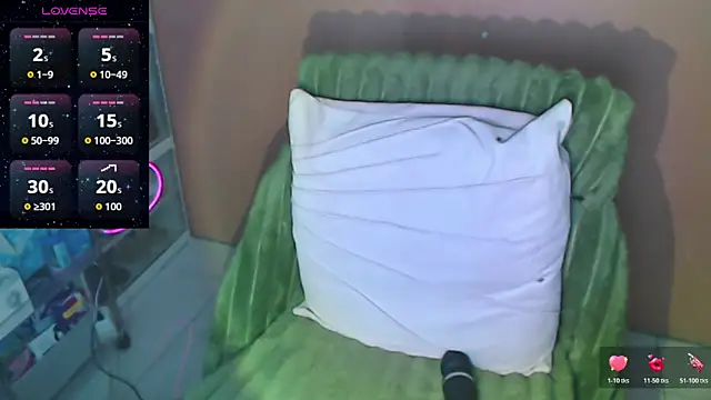 Snapshot of skinny_gracie chatting on February 24, 2026, 11:14 pm skinny gracie online show from February 24, 2026, 11:14 pm