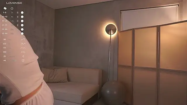 Snapshot of Moon_cutie chatting on February 3, 2026, 6:35 pm Moon cutie online show from February 3, 2026, 6:35 pm