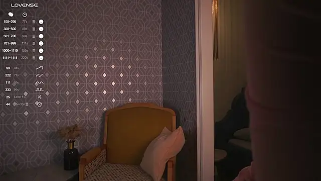 Snapshot of Moon_cutie chatting on March 13, 2026, 4:02 pm Moon cutie online show from March 13, 2026, 4:02 pm