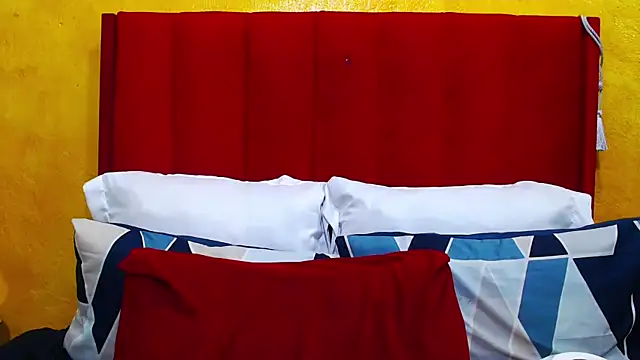 Candycrush2555 online show from December 3, 2025, 5:55 pm