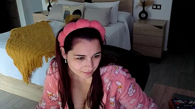 Snapshot of morninglorytv chatting on March 3, 2026, 7:03 am morninglorytv online show from March 3, 2026, 7:03 am