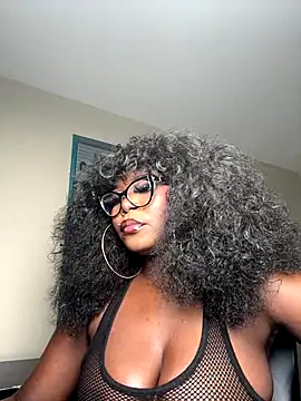 WomanNextdoor1 online show from November 18, 2025, 11:58 am