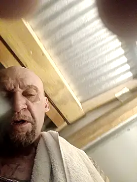 ShawnandDani7074 online show from April 14, 2026, 8:15 pm