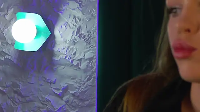 MarilynNova online show from February 3, 2026, 5:05 am