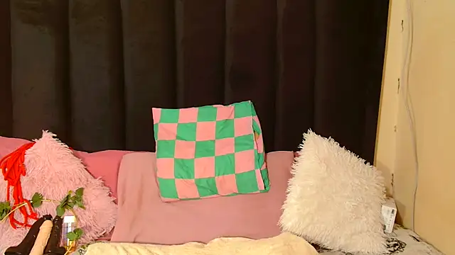 AmazingDarkDoll online show from September 29, 2025, 5:01 am