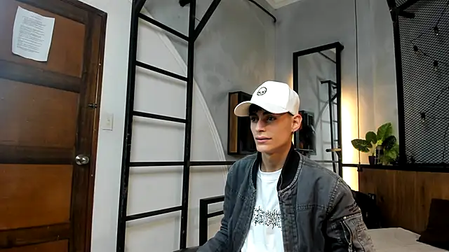 Dani mc1 online show from November 8, 2025, 11:43 am