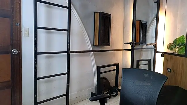 Dani mc1 online show from December 19, 2025, 11:39 am