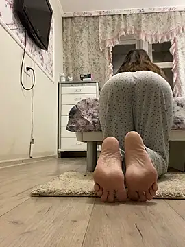 missevacrystal online show from November 16, 2025, 4:23 pm