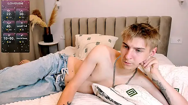 Snapshot of MrSexyCum4U chatting on October 7, 2025, 6:49 pm MrSexyCum4U online show from October 7, 2025, 6:49 pm