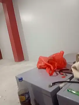 Yiyo19-3 online show from October 27, 2025, 5:44 am