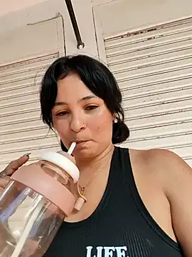 Lily-o online show from November 26, 2025, 2:07 pm