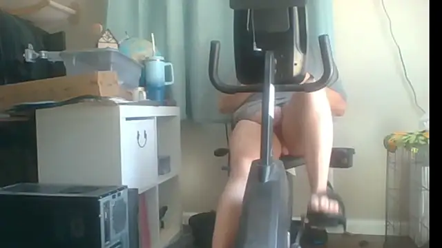 Snapshot of DareGoneWrong chatting on March 4, 2026, 9:54 pm DareGoneWrong online show from March 4, 2026, 9:54 pm