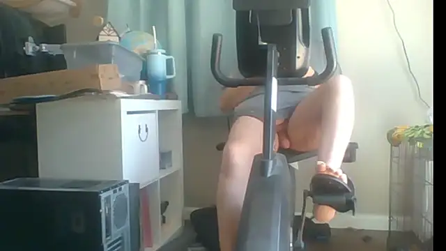 Snapshot of DareGoneWrong chatting on March 11, 2026, 12:05 am DareGoneWrong online show from March 11, 2026, 12:05 am