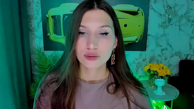 Mollyinyourmind online show from April 22, 2026, 9:27 pm