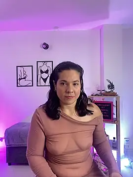 Snapshot of leiablack chatting on December 14, 2025, 11:04 am leiablack online show from December 14, 2025, 11:04 am