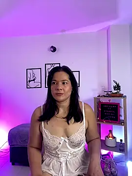 Snapshot of leiablack chatting on December 16, 2025, 11:37 am leiablack online show from December 16, 2025, 11:37 am