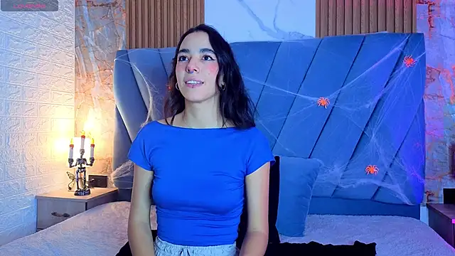 violett  golden online show from October 12, 2025, 9:03 pm