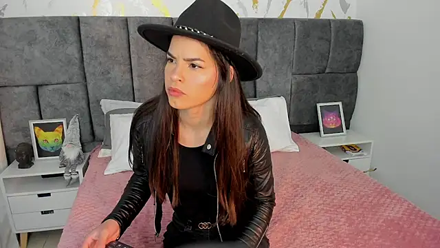 Astrid Velle online show from November 22, 2025, 3:38 am