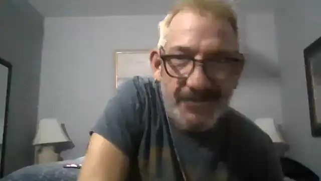 FoxnMouse online show from October 31, 2025, 2:56 am