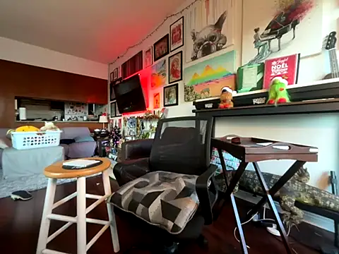 Pupscritch online show from November 19, 2025, 2:50 pm