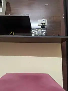 modelnishu online show from April 5, 2026, 2:47 pm