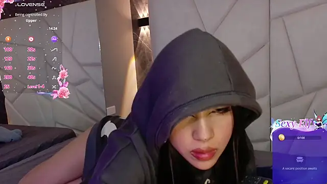 aysel 27 online show from December 14, 2025, 2:17 am