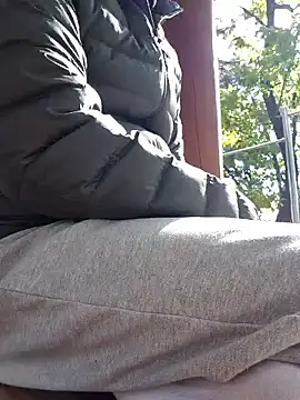 starvingo2002 online show from November 2, 2025, 4:04 am