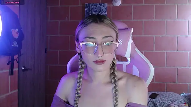 Andrea camilaaa online show from March 26, 2026, 5:40 pm