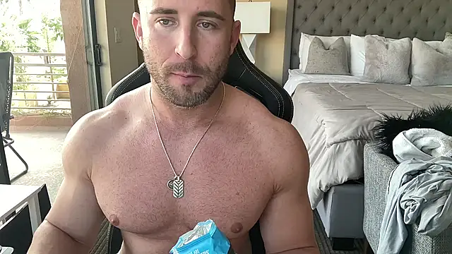 brettmycles28 online show from September 17, 2025, 8:43 pm