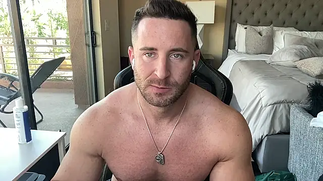 brettmycles28 online show from September 29, 2025, 8:57 pm