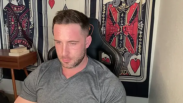 brettmycles28 online show from January 7, 2026, 11:29 pm